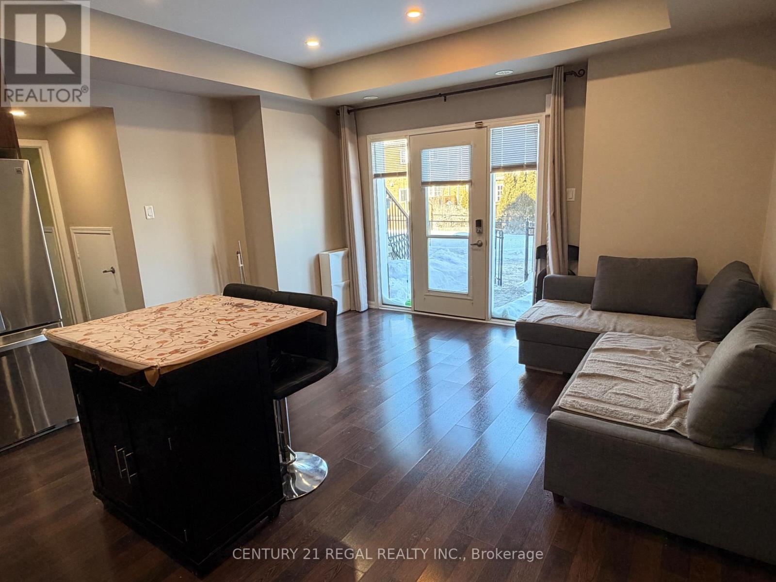 8 - 36 Walter Dove Court E, Aurora, Ontario  L4G 0S8 - Photo 8 - N12780772