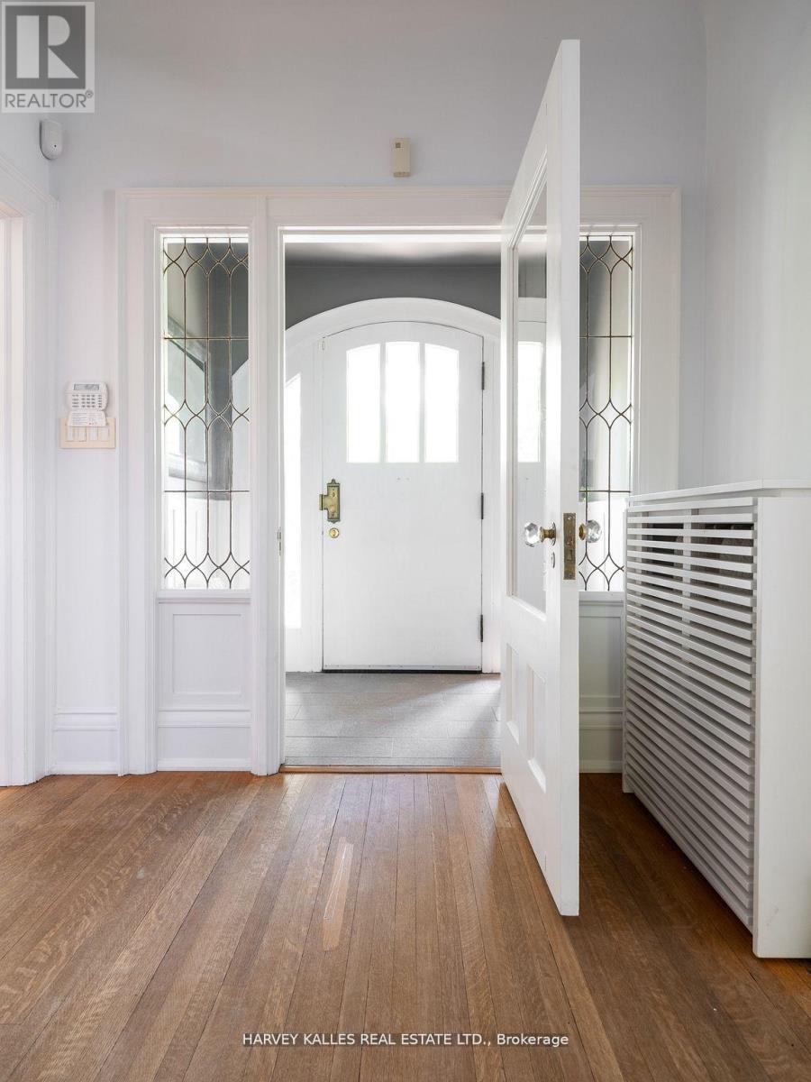 38 Dunvegan Road, Toronto, Ontario  M4V 2P6 - Photo 4 - C12406560