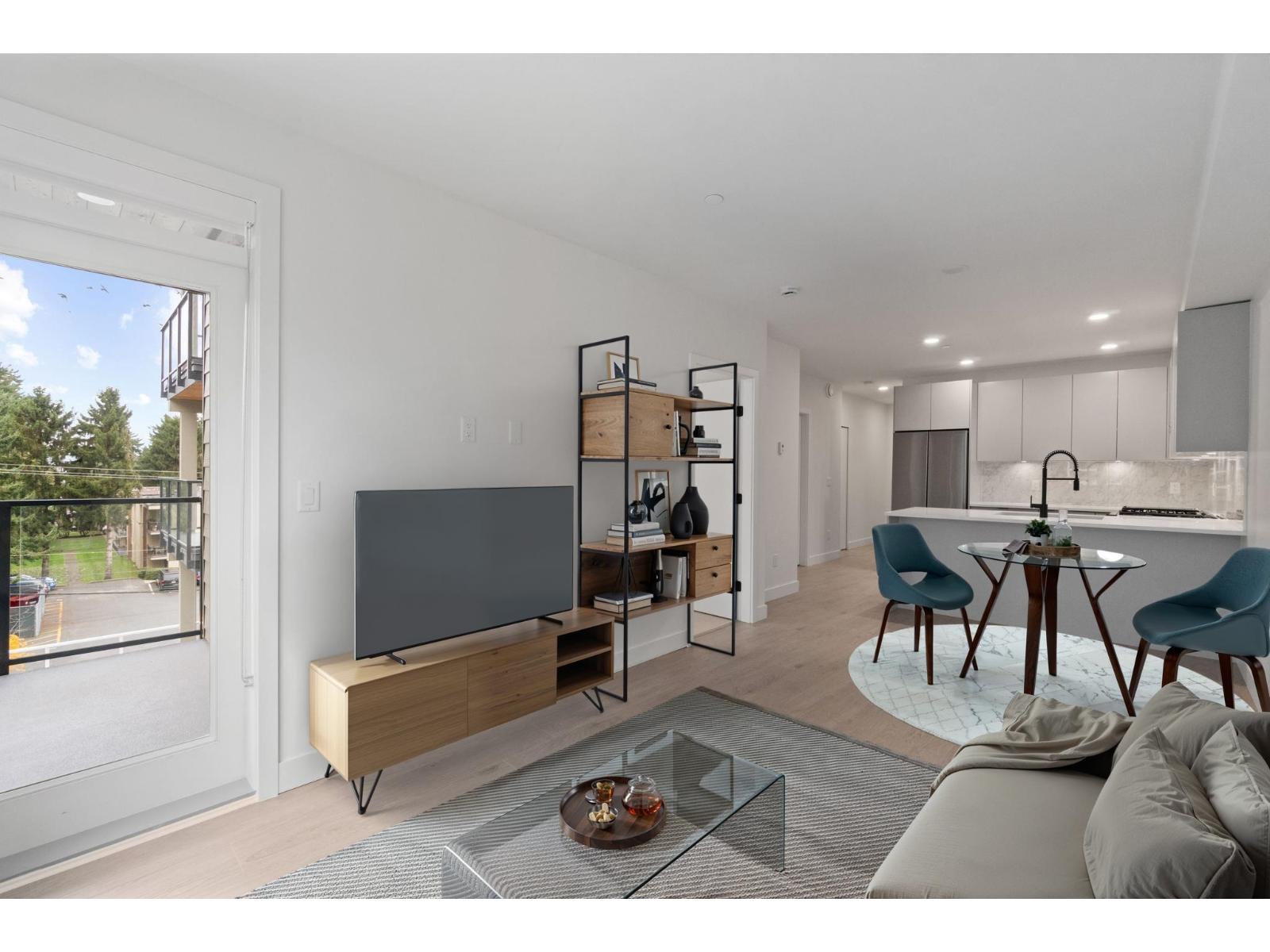 418 13258 105 Avenue, Surrey, British Columbia  V3T 1Z2 - Photo 3 - R3089112