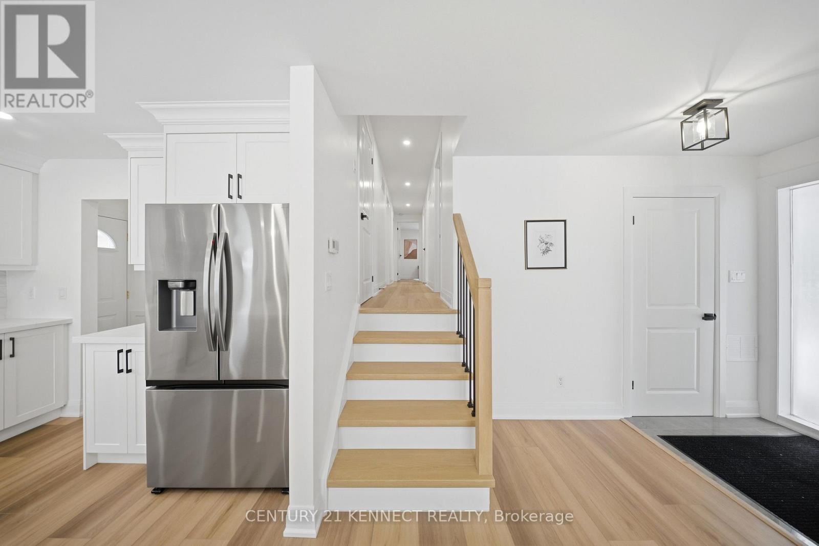 2121 Baynham Court, Mississauga, Ontario  L5A 1H1 - Photo 11 - W12780686