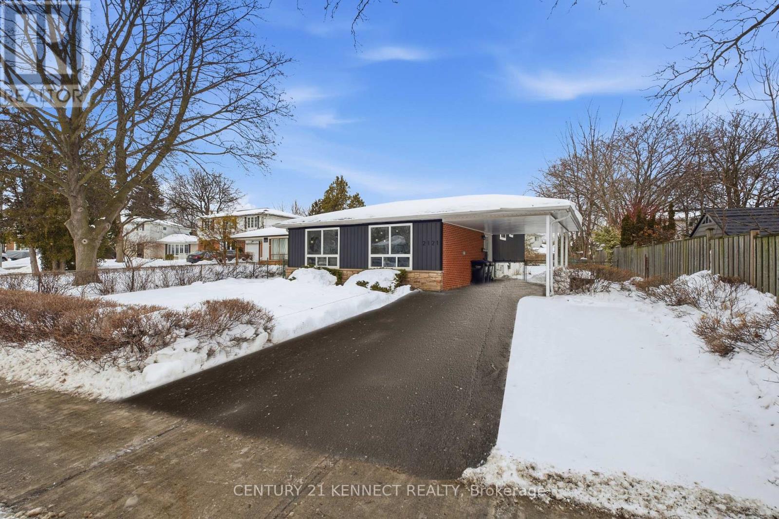 2121 Baynham Court, Mississauga, Ontario  L5A 1H1 - Photo 2 - W12780686