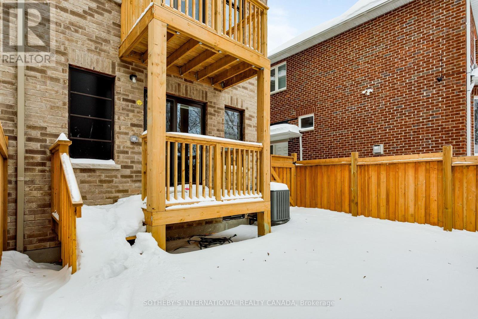 197 Wyndham Street, Mississauga, Ontario  L5M 2S5 - Photo 11 - W12780702