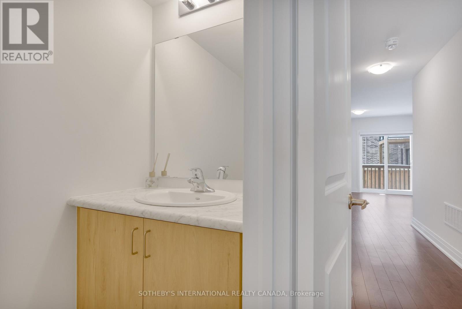 197 Wyndham Street, Mississauga, Ontario  L5M 2S5 - Photo 14 - W12780702