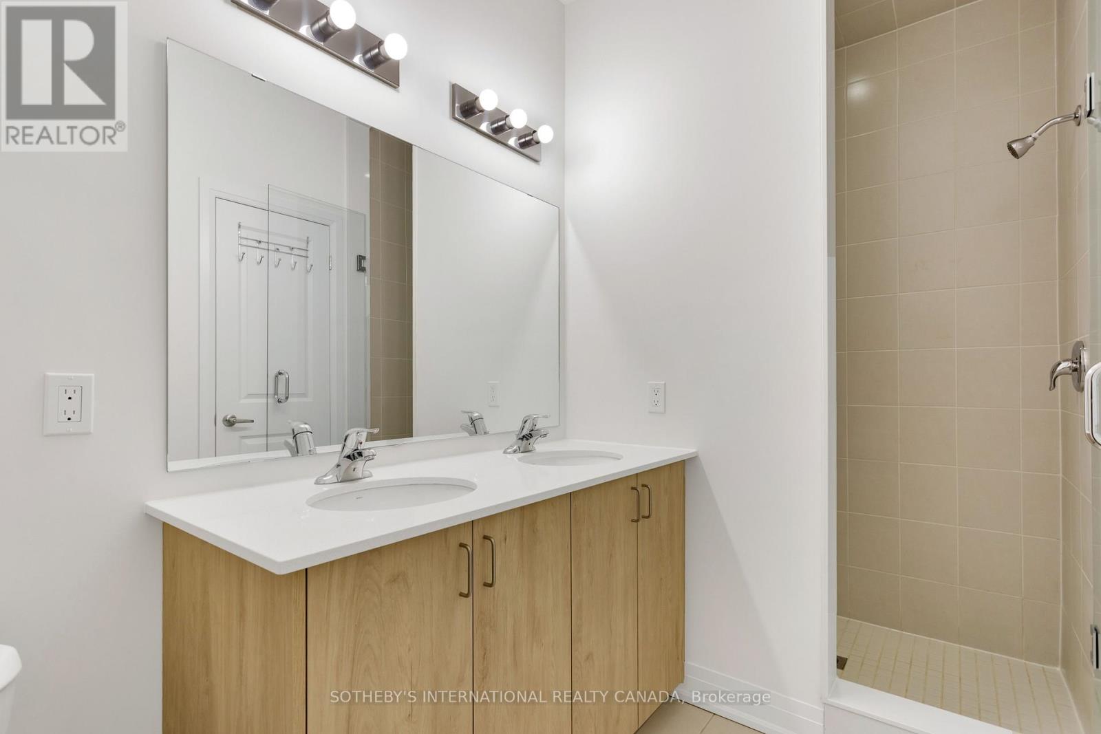 197 Wyndham Street, Mississauga, Ontario  L5M 2S5 - Photo 33 - W12780702