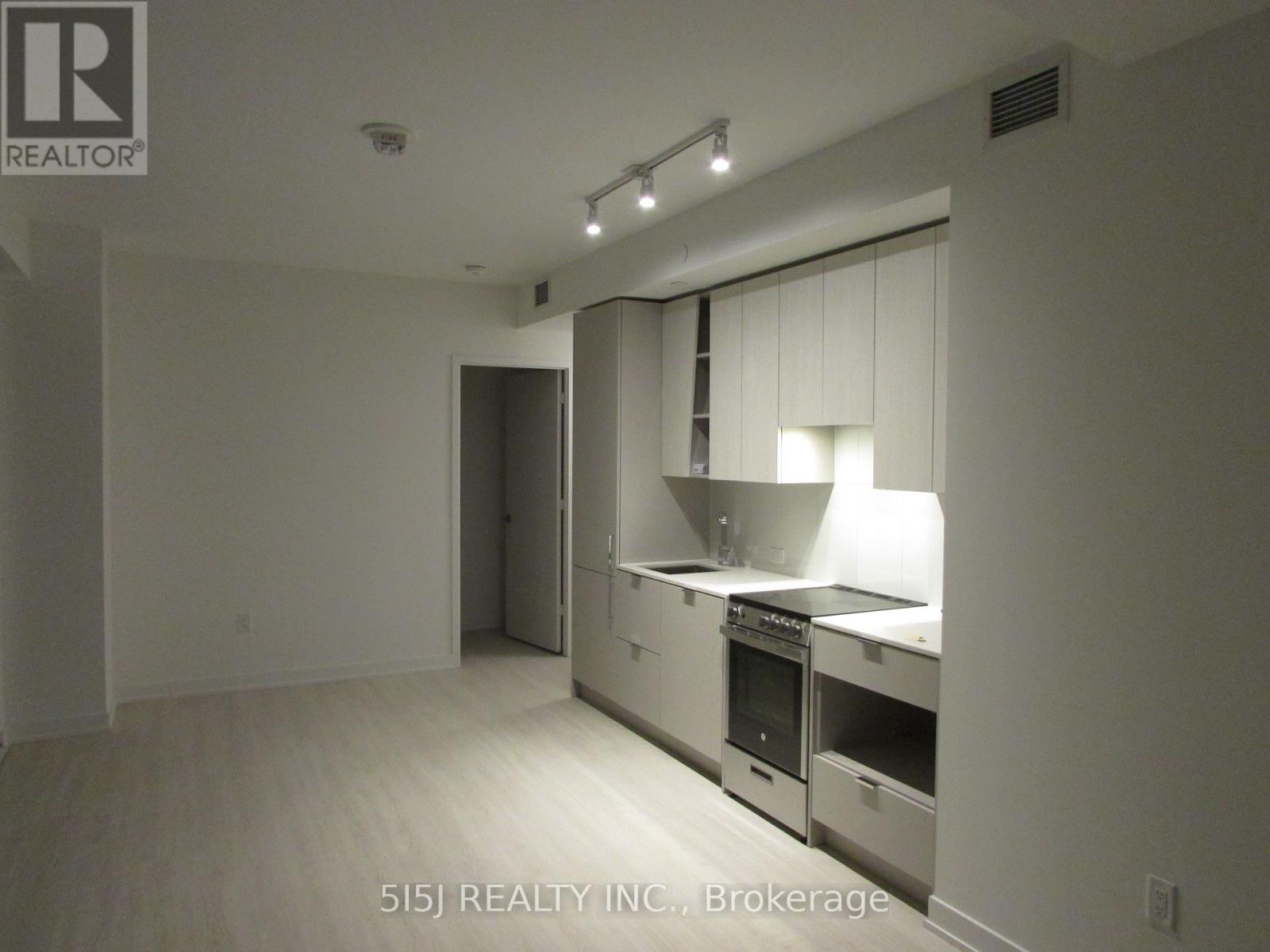 5209 - 3883 Quartz Road, Mississauga, Ontario  L5B 0M4 - Photo 2 - W12780720