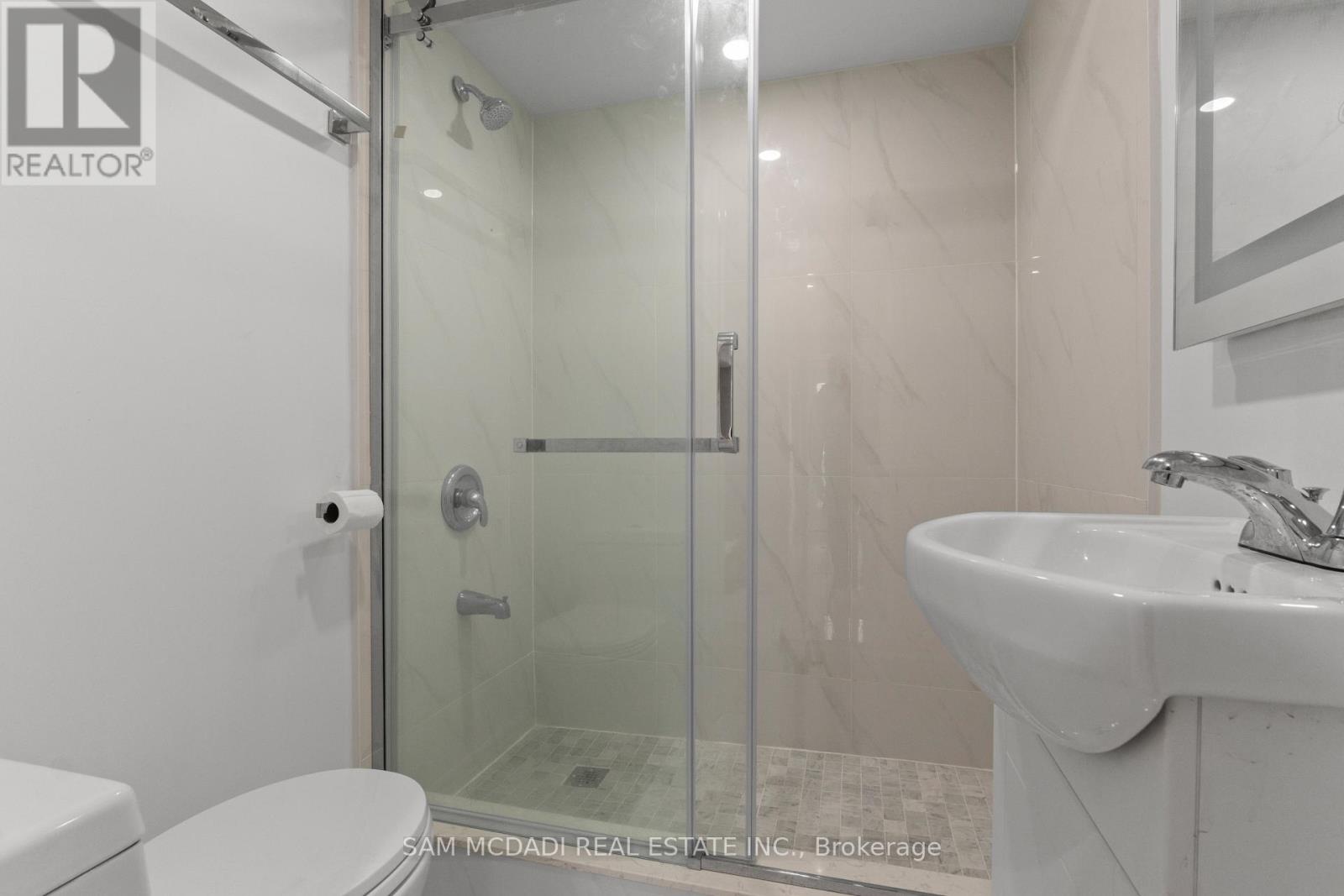 7691 Wildfern Drive, Mississauga, Ontario  L4T 3P8 - Photo 19 - W12780724