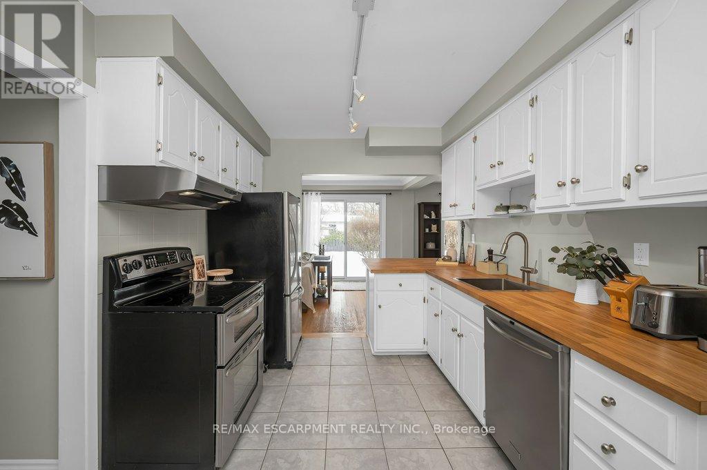 345 Sandlewood Road, Oakville, Ontario  L6L 3S1 - Photo 21 - W12780752