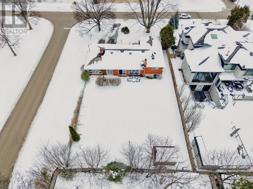 345 Sandlewood Road, Oakville, Ontario  L6L 3S1 - Photo 3 - W12780752