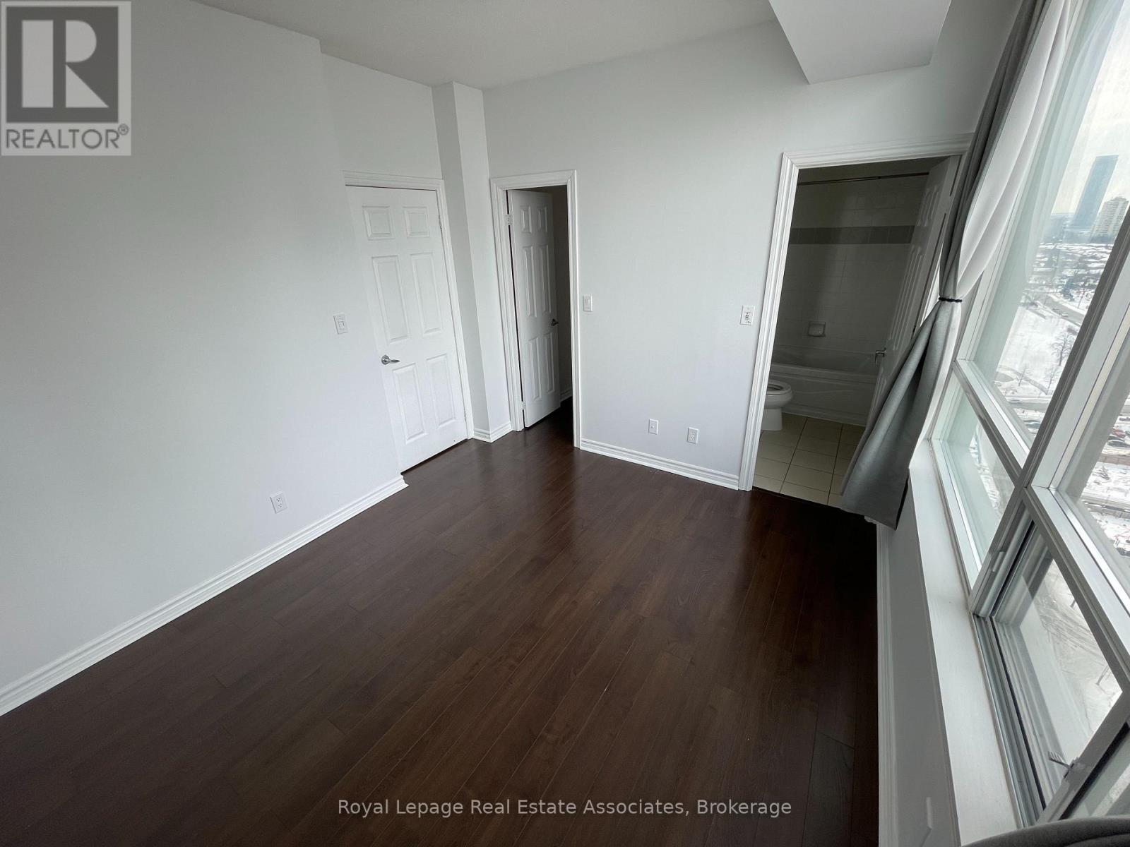 2510 - 3504 Hurontario Street, Mississauga, Ontario  L5B 0B9 - Photo 12 - W12780754