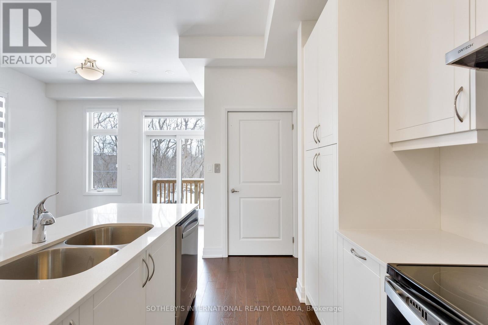 197 Wyndham Street, Mississauga, Ontario  L5M 2S5 - Photo 22 - W12780790