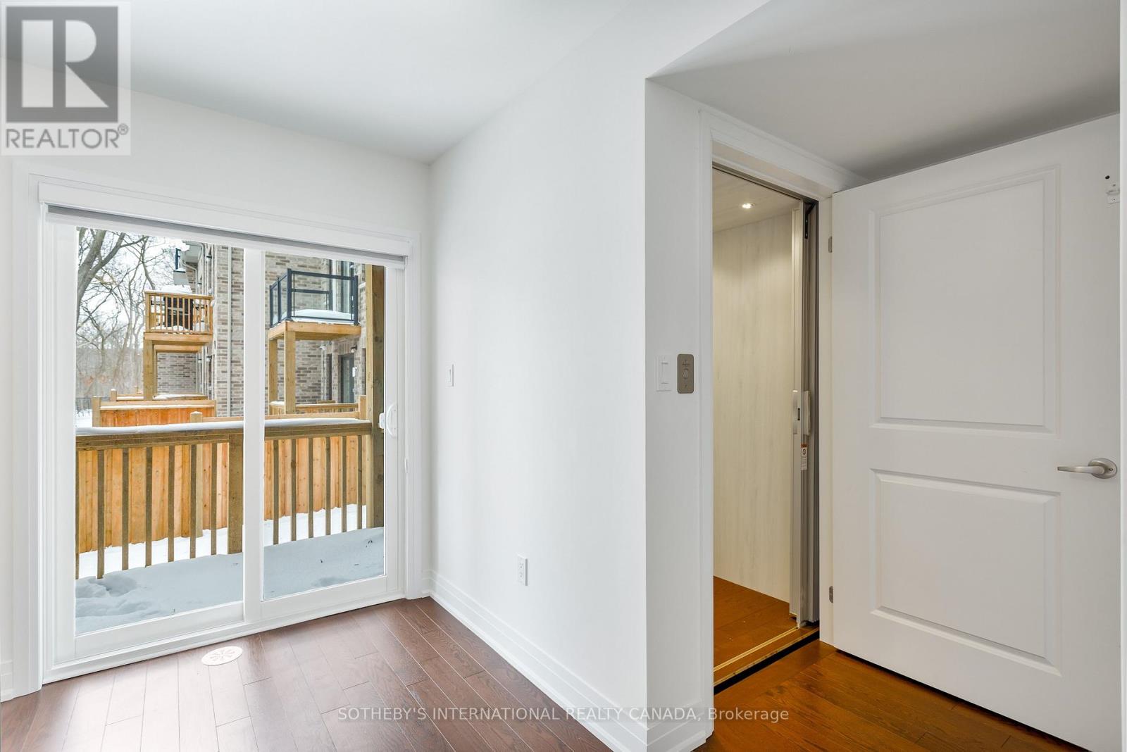 197 Wyndham Street, Mississauga, Ontario  L5M 2S5 - Photo 9 - W12780790