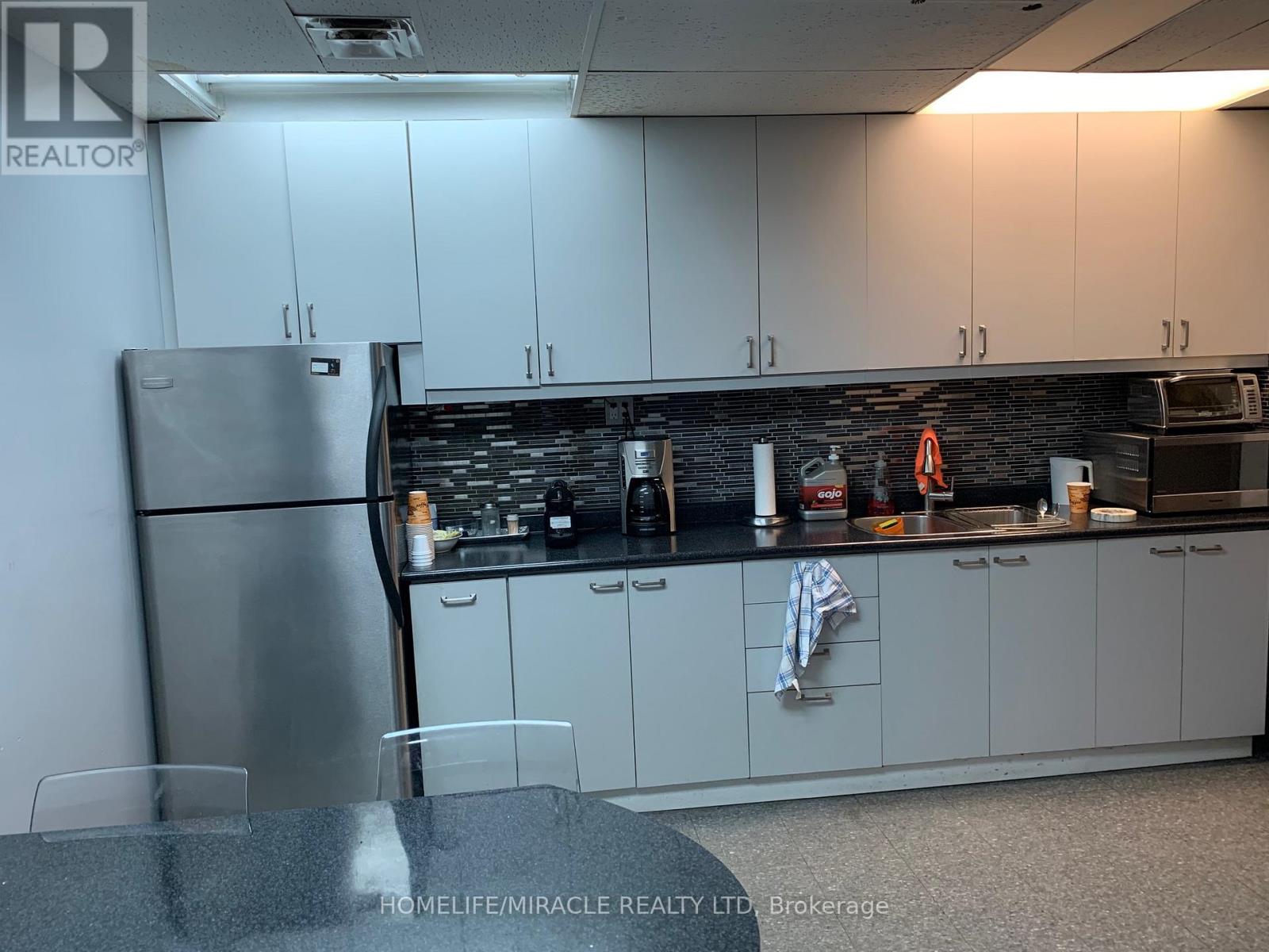 73 Millwick Drive, Toronto (Humber Summit), Ontario  M9L 1Y4 - Photo 12 - W12780816