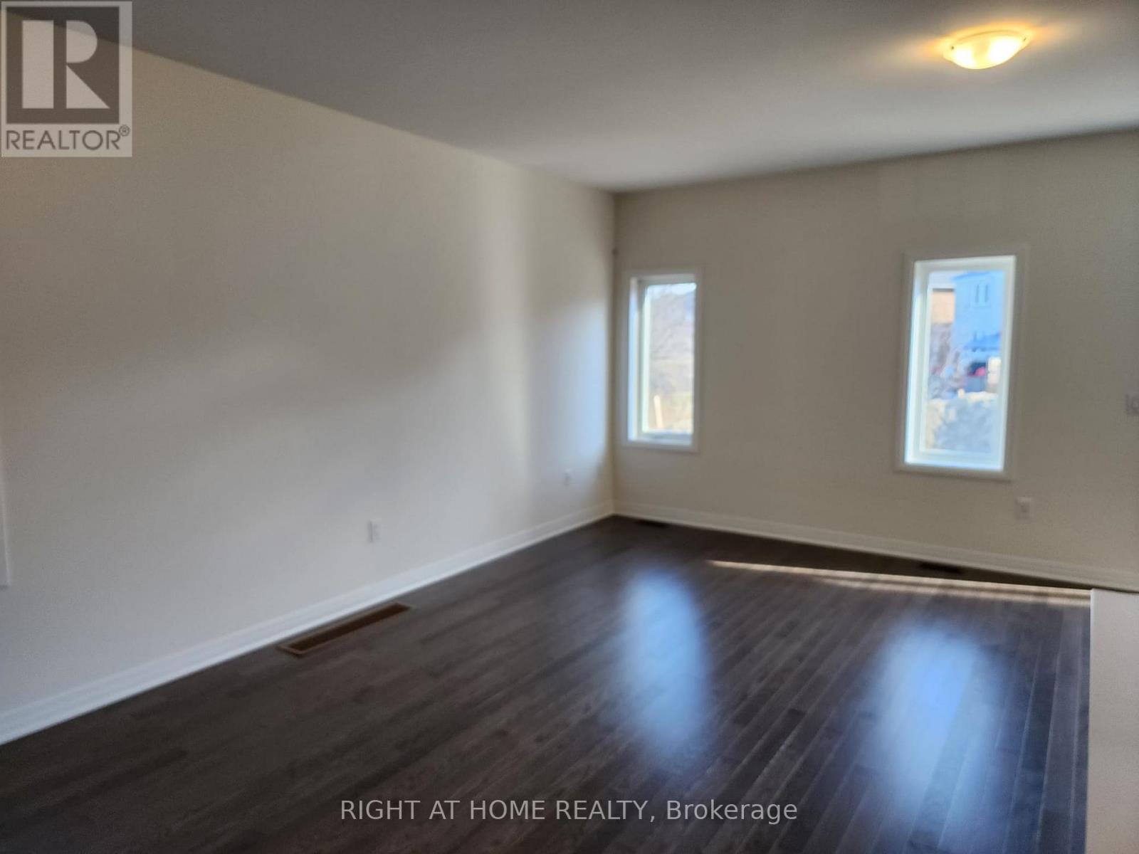 8 Brixham Lane, Brampton, Ontario  L7A 5K2 - Photo 3 - W12780840