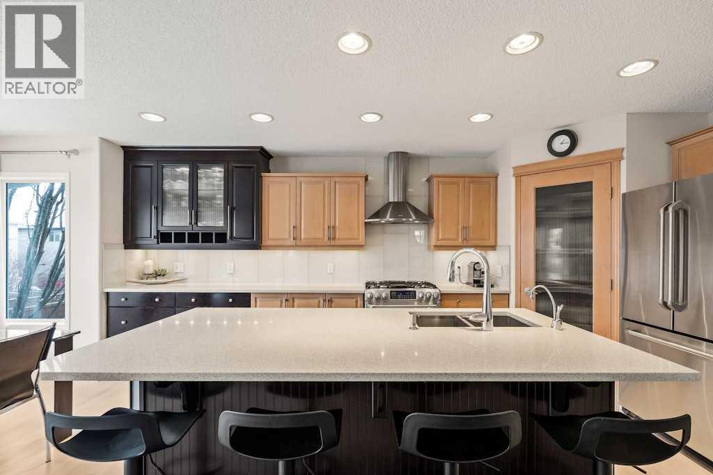 18 Simcoe Terrace Sw, Calgary, Alberta  T3H 4S6 - Photo 7 - A2282856