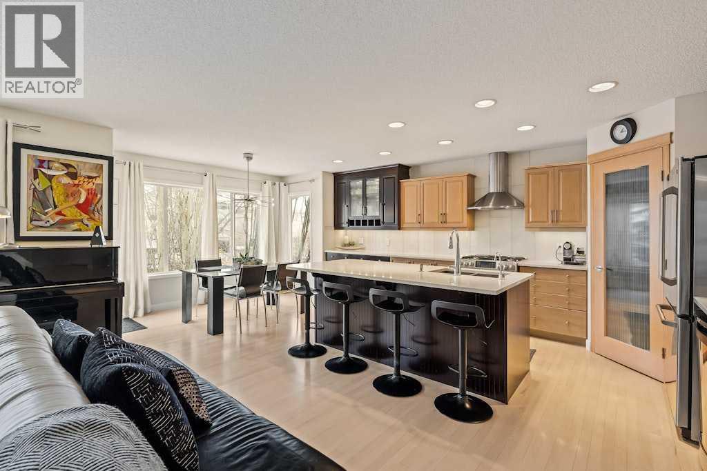 18 Simcoe Terrace Sw, Calgary, Alberta  T3H 4S6 - Photo 6 - A2282856