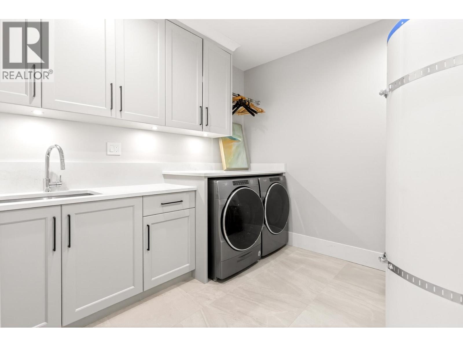 Listing Picture 30 of 32 : 4089 W 19TH AVENUE, Vancouver / 溫哥華 - 魯藝地產 Yvonne Lu Group - MLS Medallion Club Member