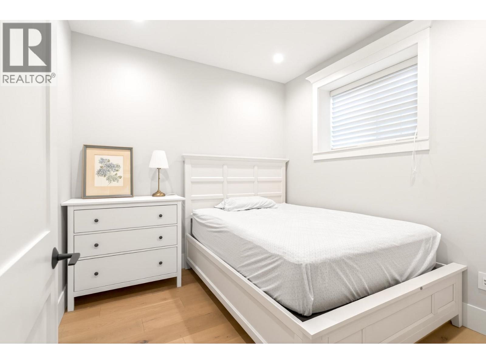 Listing Picture 29 of 32 : 4089 W 19TH AVENUE, Vancouver / 溫哥華 - 魯藝地產 Yvonne Lu Group - MLS Medallion Club Member