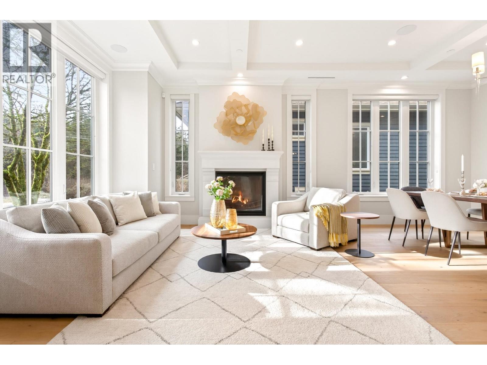 Listing Picture 4 of 32 : 4089 W 19TH AVENUE, Vancouver / 溫哥華 - 魯藝地產 Yvonne Lu Group - MLS Medallion Club Member