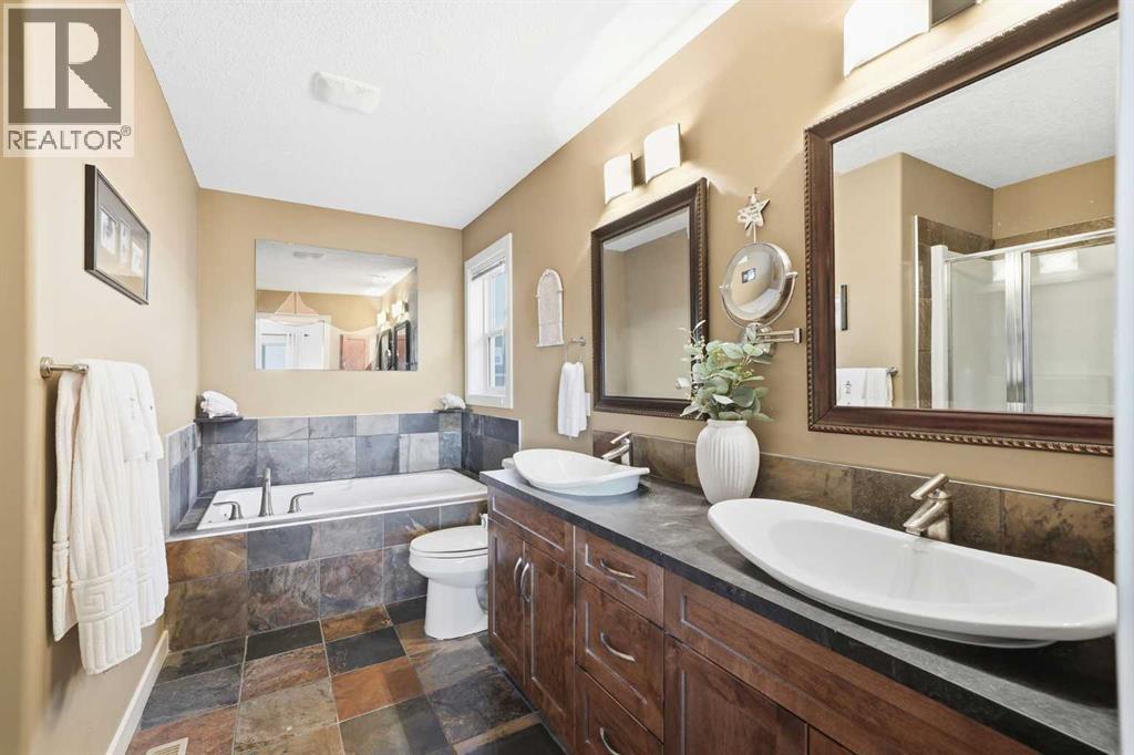 1 River Heights Green, Cochrane, Alberta  T4C 0J6 - Photo 45 - A2283577