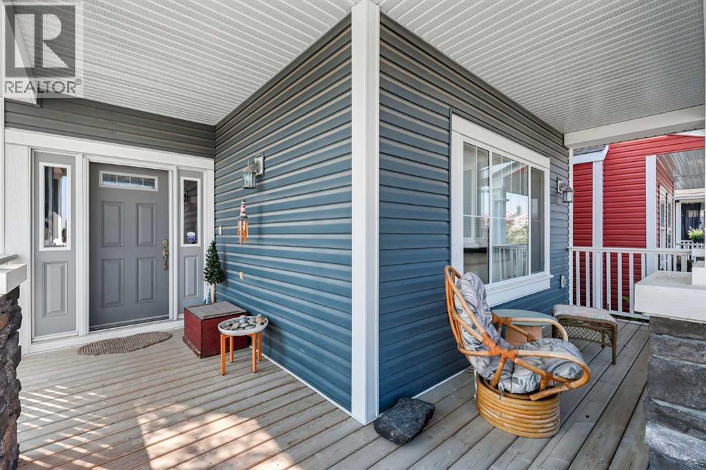 1 River Heights Green, Cochrane, Alberta  T4C 0J6 - Photo 5 - A2283577