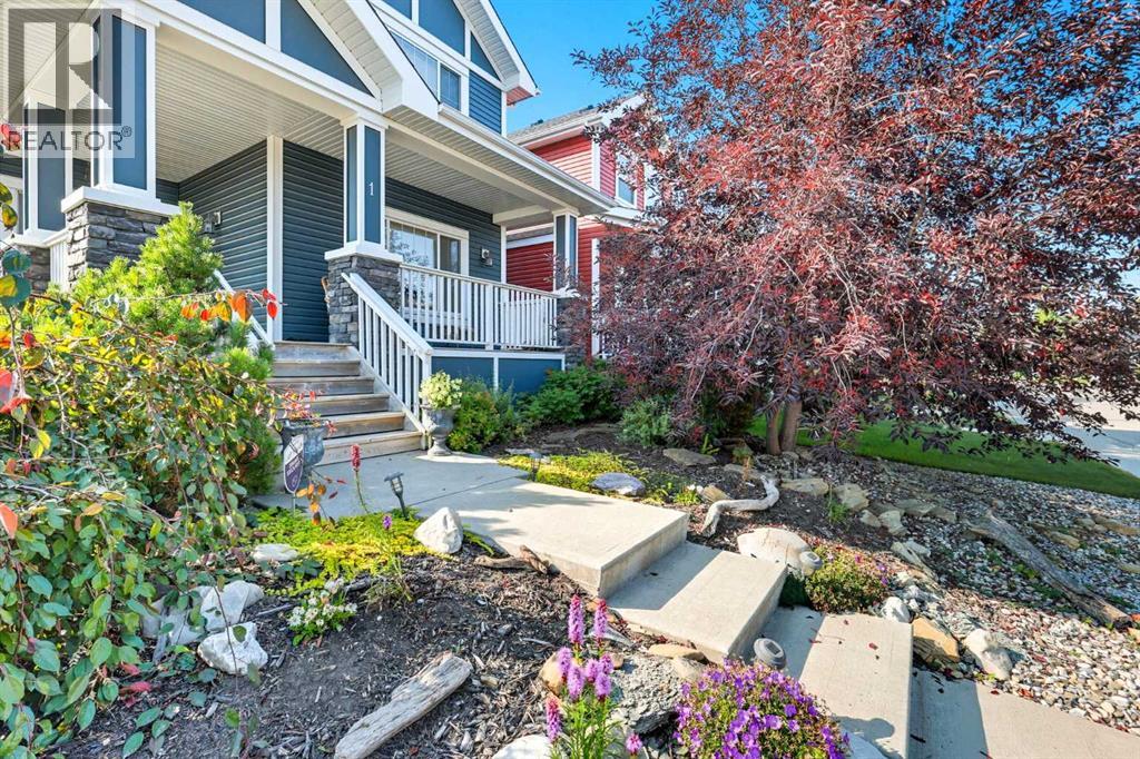 1 River Heights Green, Cochrane, Alberta  T4C 0J6 - Photo 3 - A2283577