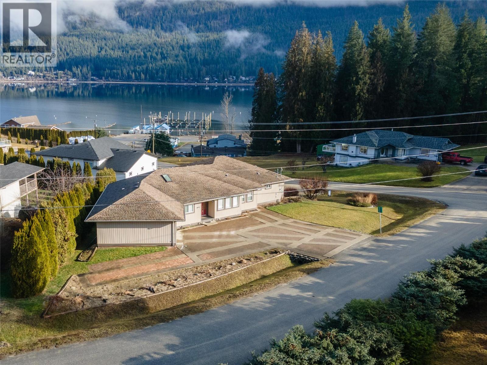 2483 Marine Place, Blind Bay, British Columbia