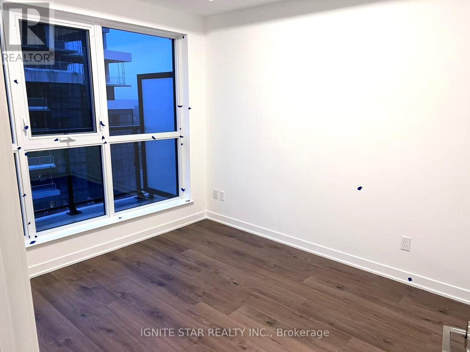 817 - 405 Dundas Street W, Oakville, Ontario  L6M 5P9 - Photo 3 - W12726682