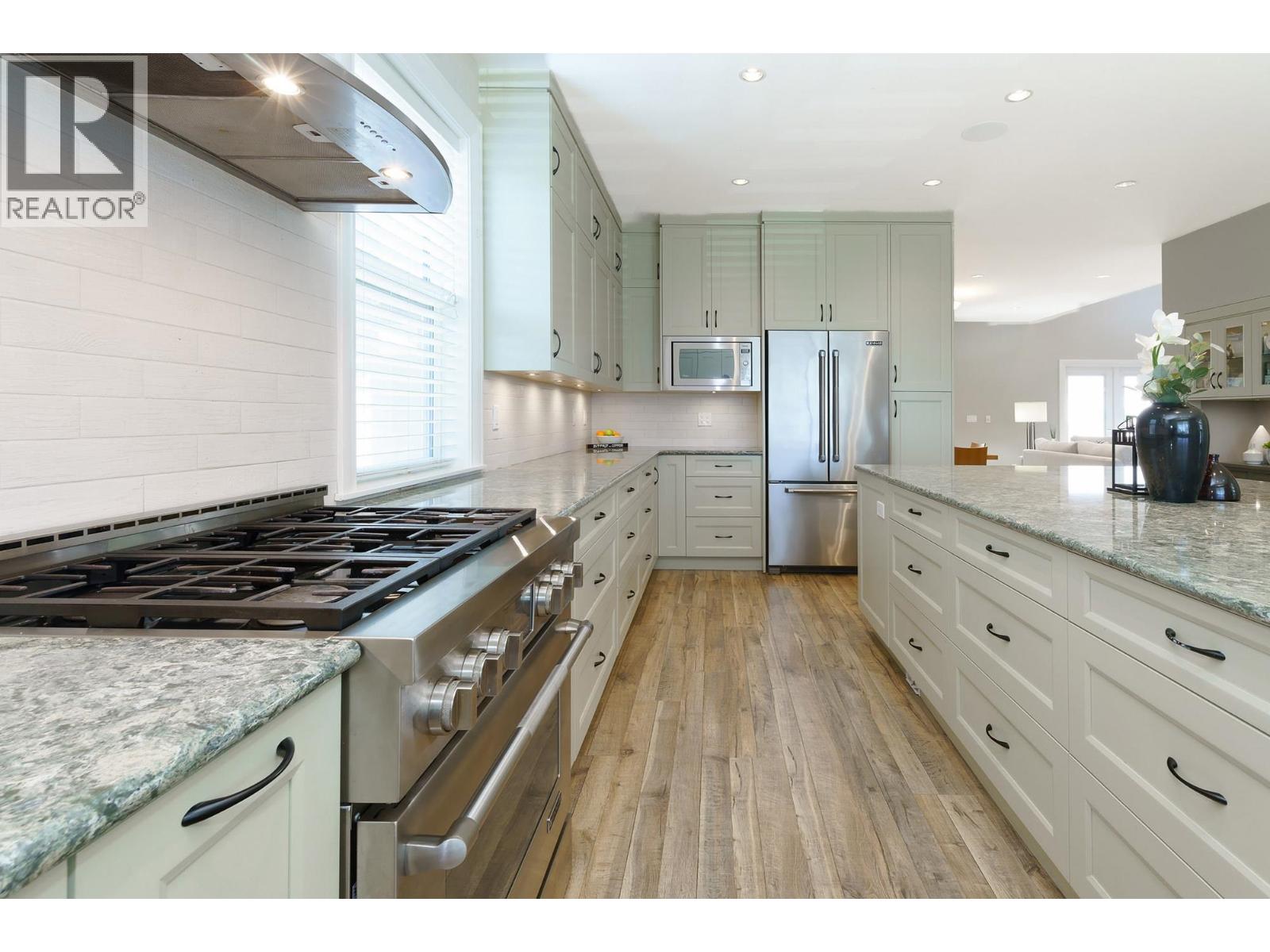 1055 Charland Avenue, Coquitlam, British Columbia  V3K 3K8 - Photo 6 - R3089094