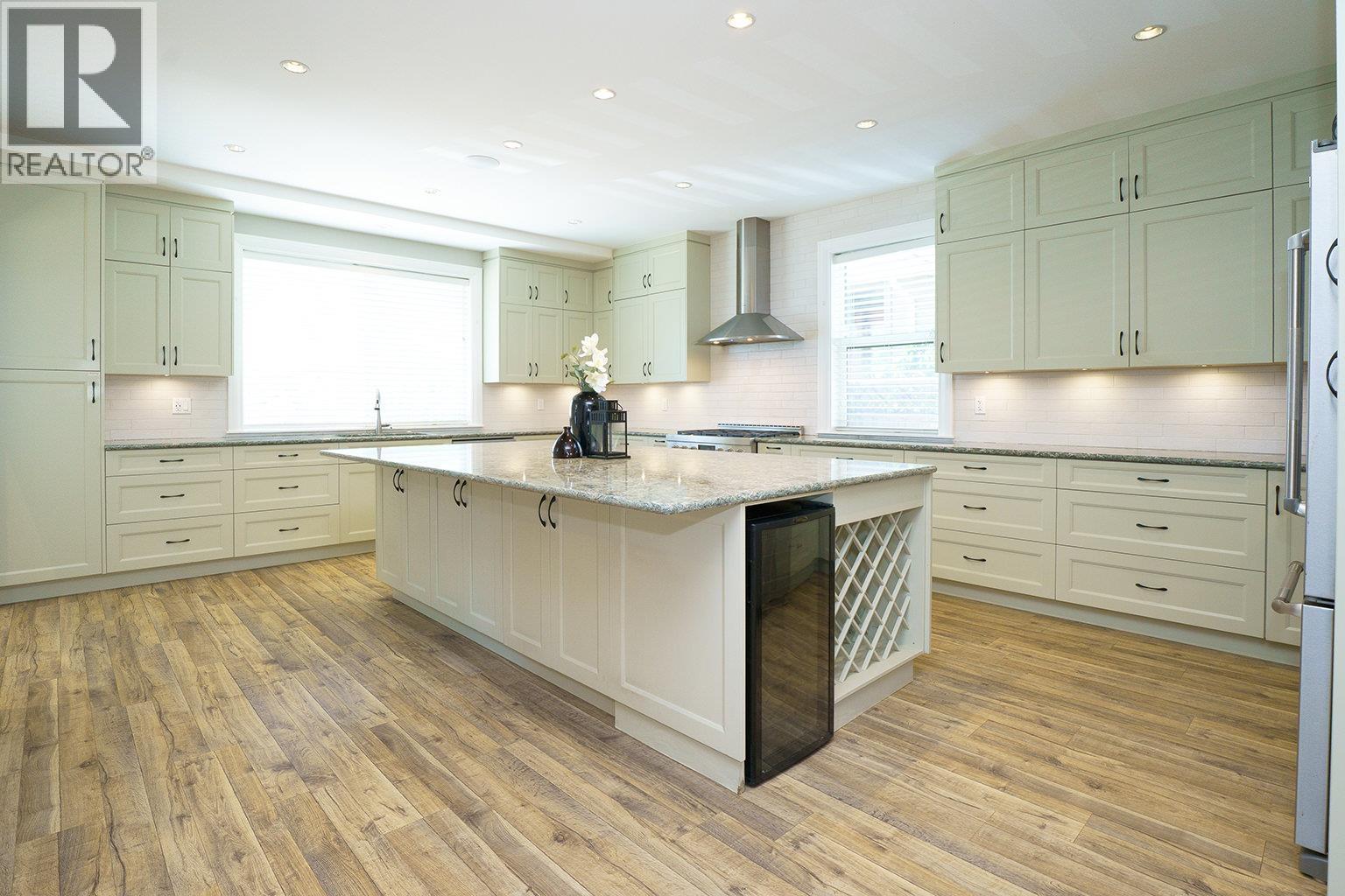 1055 Charland Avenue, Coquitlam, British Columbia  V3K 3K8 - Photo 7 - R3089094