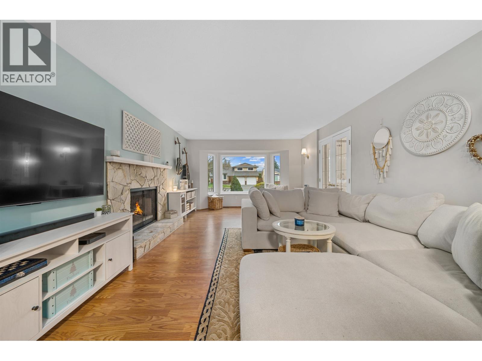 19566 Park Road, Pitt Meadows, British Columbia  V3Y 1B1 - Photo 3 - R3089105