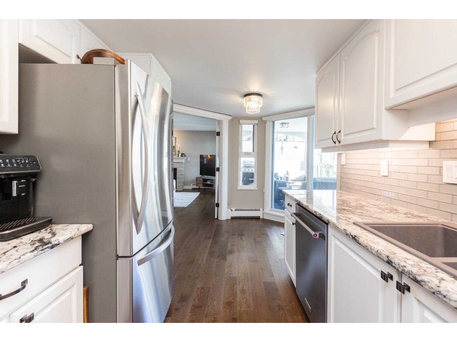 307 15367 Buena Vista Avenue, White Rock, British Columbia  V4B 1Y7 - Photo 10 - R3087874