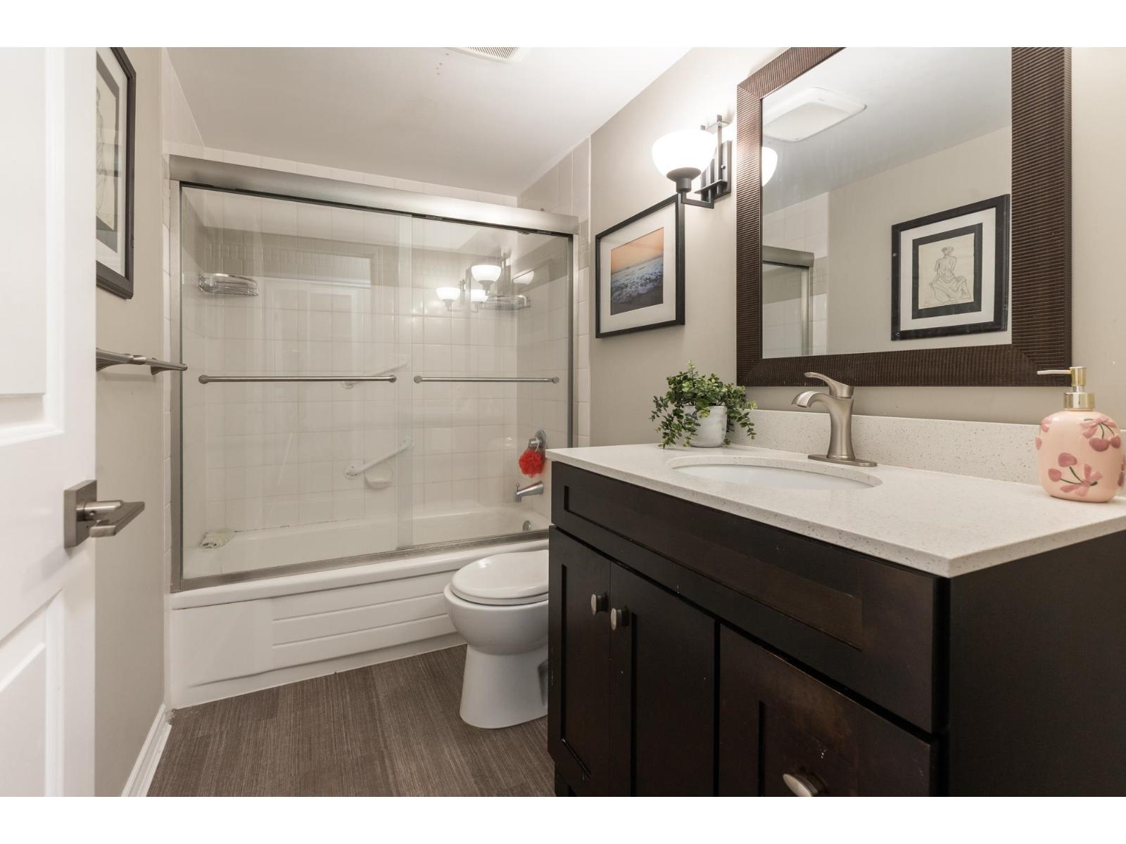 307 15367 Buena Vista Avenue, White Rock, British Columbia  V4B 1Y7 - Photo 12 - R3087874