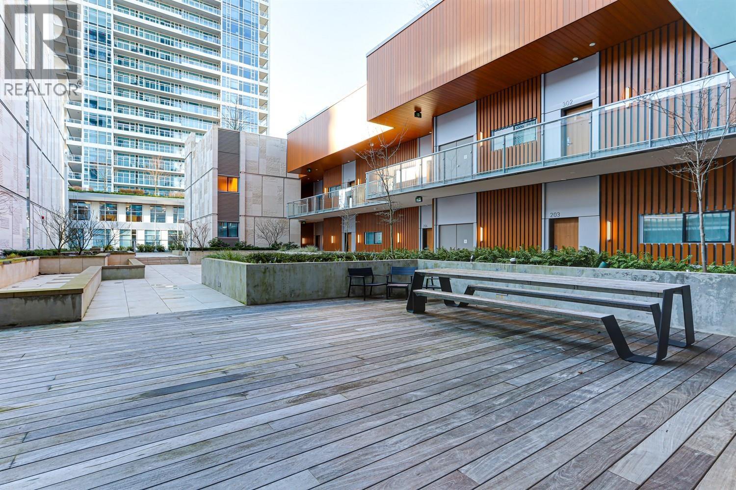 Listing Picture 34 of 40 : 4406 6000 MCKAY AVENUE, Burnaby / 本拿比 - 魯藝地產 Yvonne Lu Group - MLS Medallion Club Member