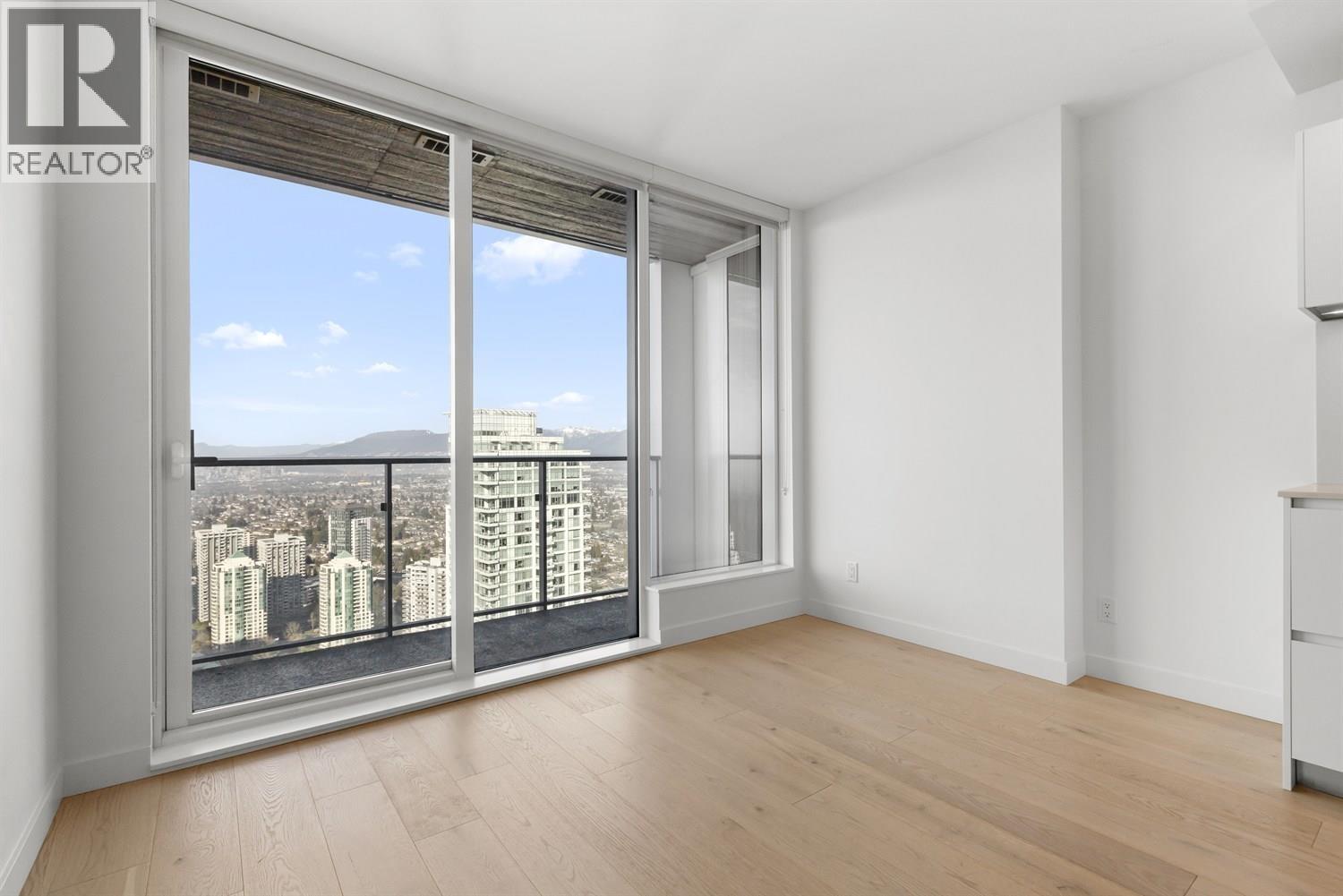 Listing Picture 14 of 40 : 4406 6000 MCKAY AVENUE, Burnaby / 本拿比 - 魯藝地產 Yvonne Lu Group - MLS Medallion Club Member