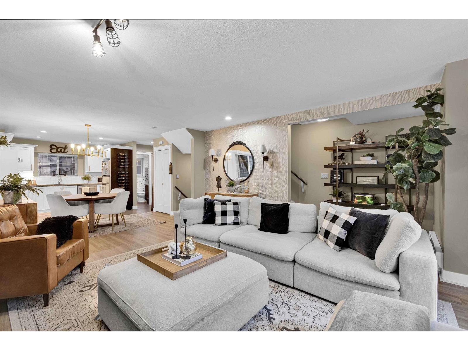 101 13368 72 Avenue, Surrey, British Columbia  V3W 2N6 - Photo 2 - R3088793