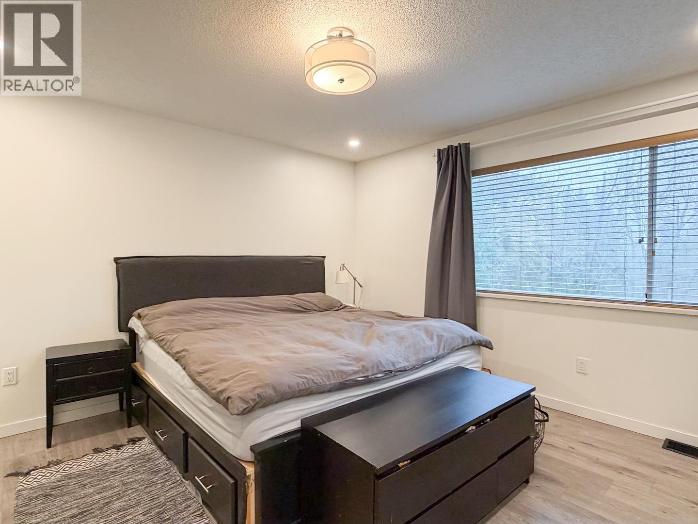 8122 Forest Grove Drive, Burnaby, British Columbia  V5A 4G9 - Photo 15 - R3088848