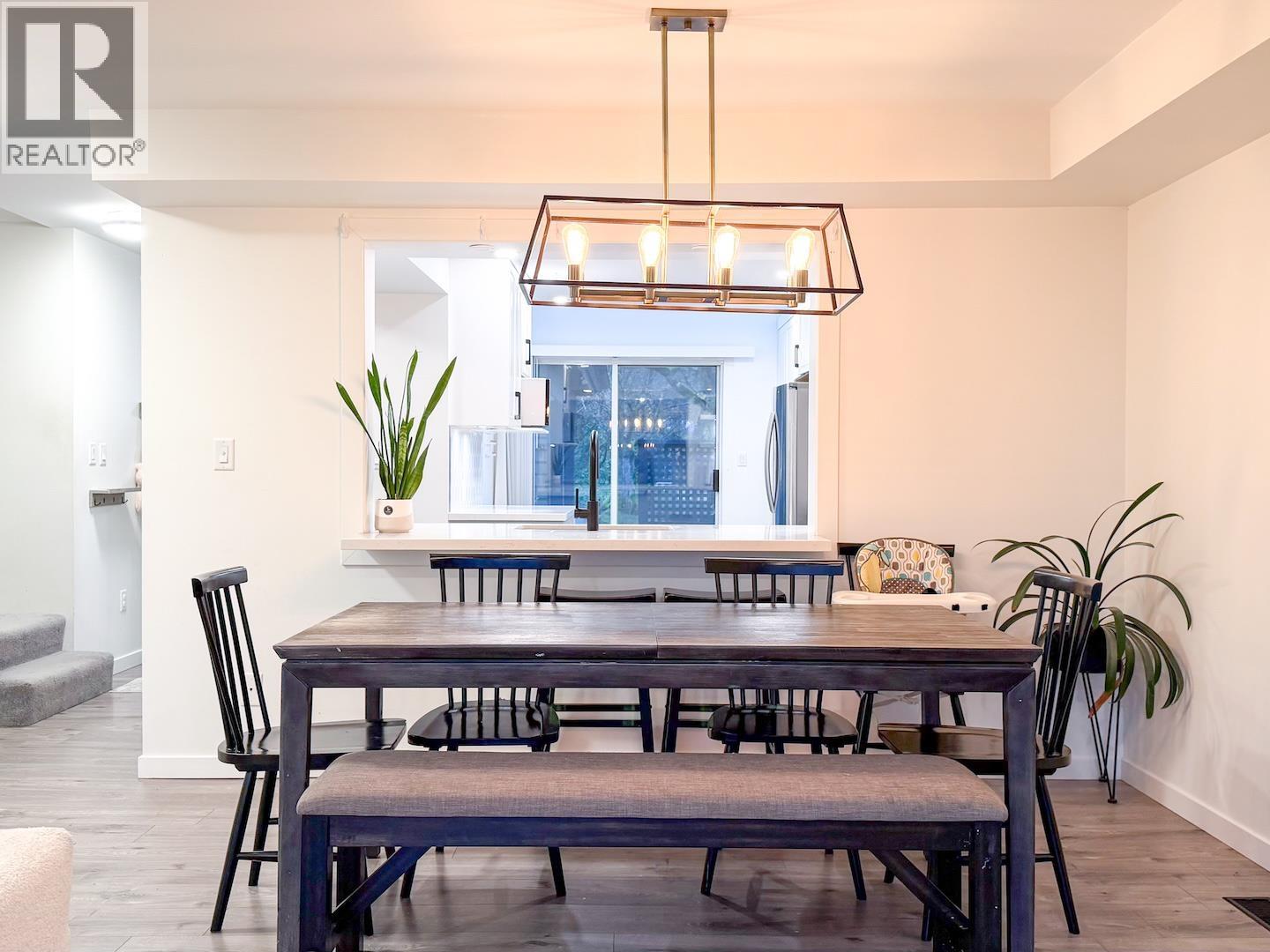 8122 Forest Grove Drive, Burnaby, British Columbia  V5A 4G9 - Photo 5 - R3088848