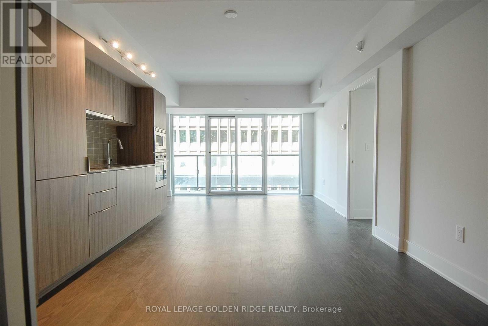 1008 - 955 Bay Street, Toronto (Bay Street Corridor), Ontario  M5S 2A2 - Photo 2 - C12780950