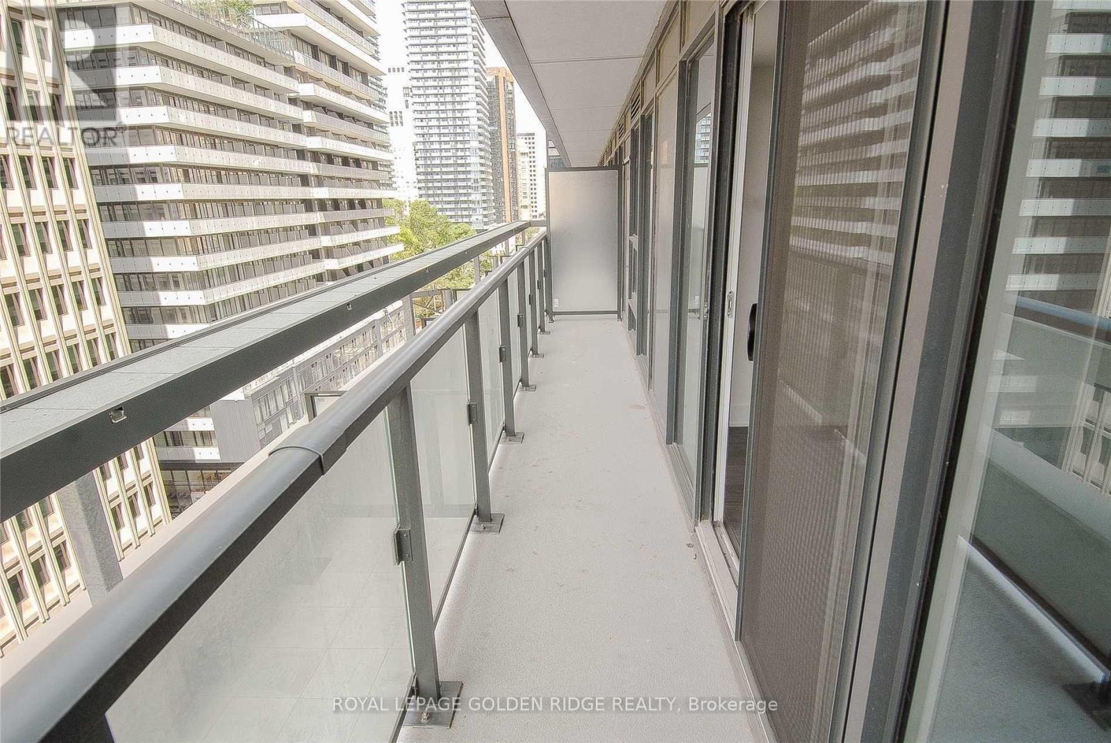 1008 - 955 Bay Street, Toronto (Bay Street Corridor), Ontario  M5S 2A2 - Photo 8 - C12780950