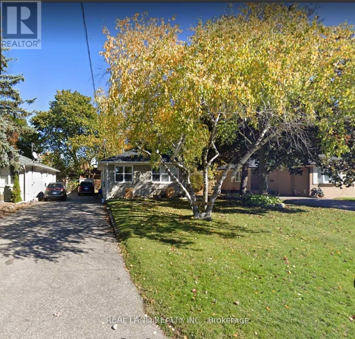 Bsmt - 275 Essex Avenue, Richmond Hill, Ontario  L4C 2C4 - Photo 1 - N12780892