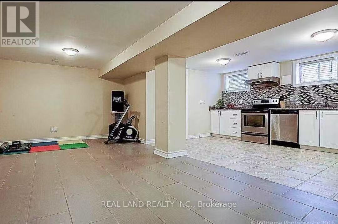 Bsmt - 275 Essex Avenue, Richmond Hill, Ontario  L4C 2C4 - Photo 2 - N12780892