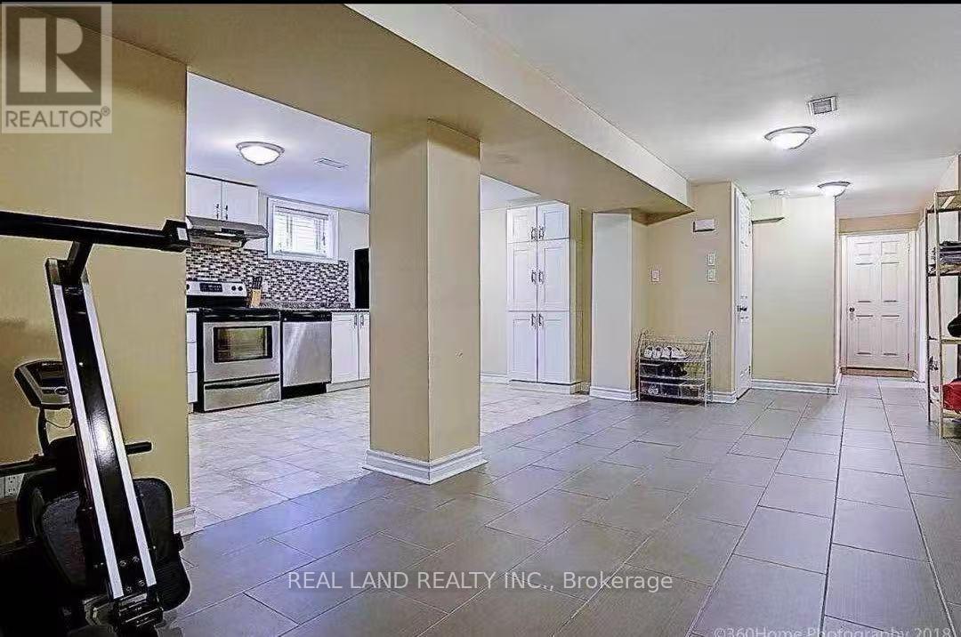 Bsmt - 275 Essex Avenue, Richmond Hill, Ontario  L4C 2C4 - Photo 3 - N12780892