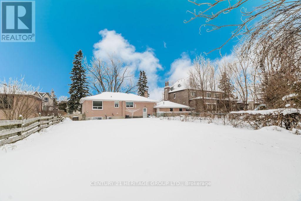 142 Kingslynn Drive, King, Ontario  L7B 1H1 - Photo 10 - N12780972