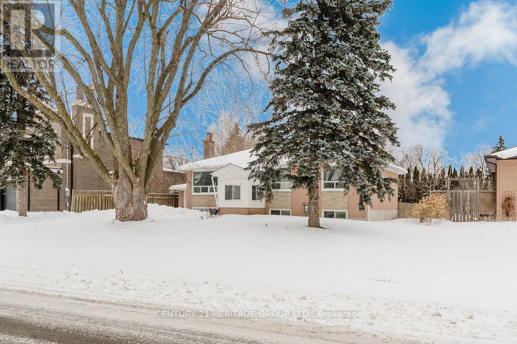 142 Kingslynn Drive, King, Ontario  L7B 1H1 - Photo 2 - N12780972