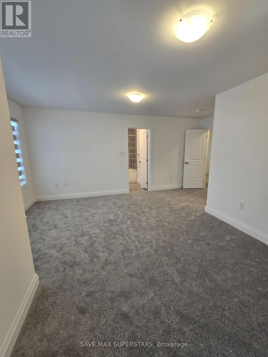 17 Barnyard Trail, Barrie, Ontario  L9J 0C2 - Photo 16 - S12780944