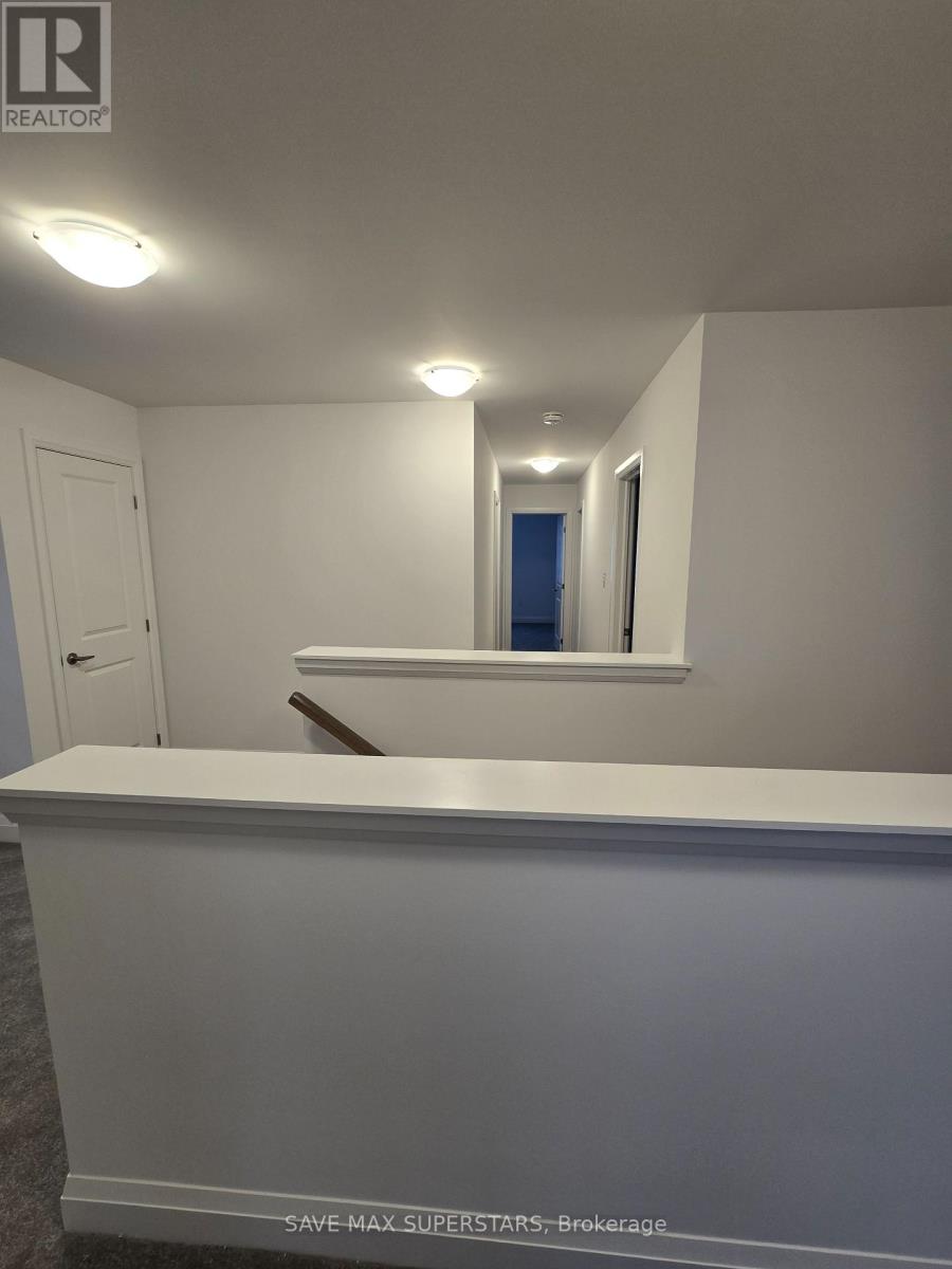 17 Barnyard Trail, Barrie, Ontario  L9J 0C2 - Photo 28 - S12780944