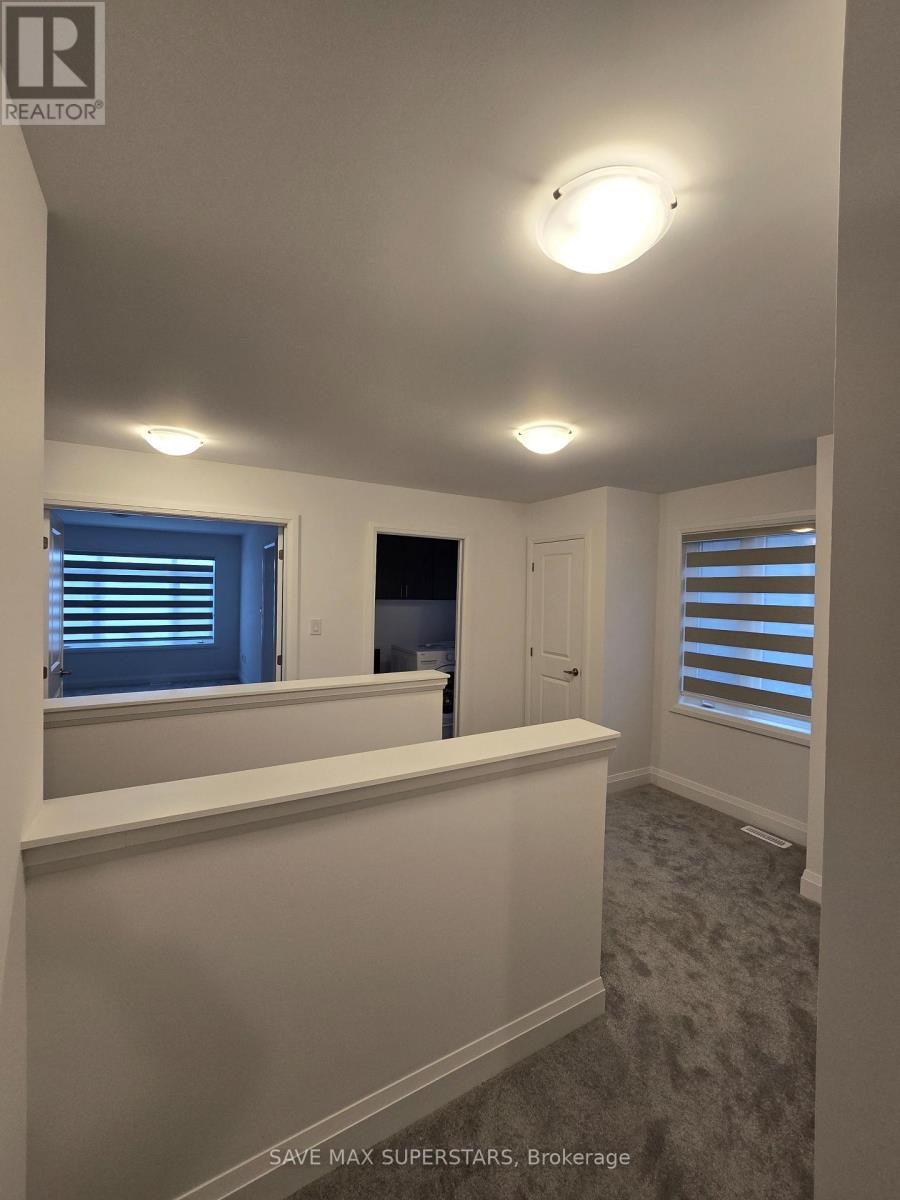 17 Barnyard Trail, Barrie, Ontario  L9J 0C2 - Photo 29 - S12780944