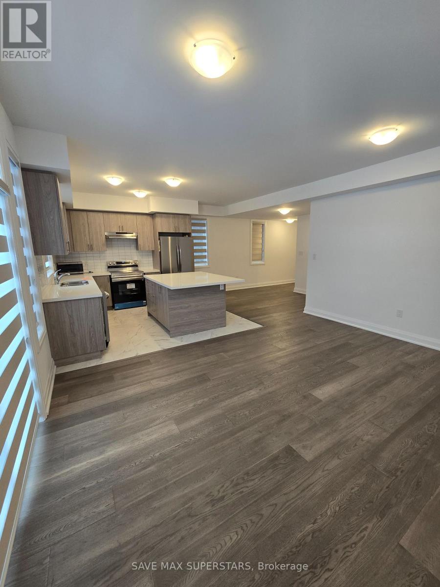 17 Barnyard Trail, Barrie, Ontario  L9J 0C2 - Photo 9 - S12780944