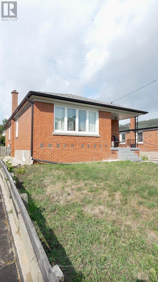 14 Nordin Avenue W, Toronto, Ontario  M8Z 2B1 - Photo 2 - W12780904