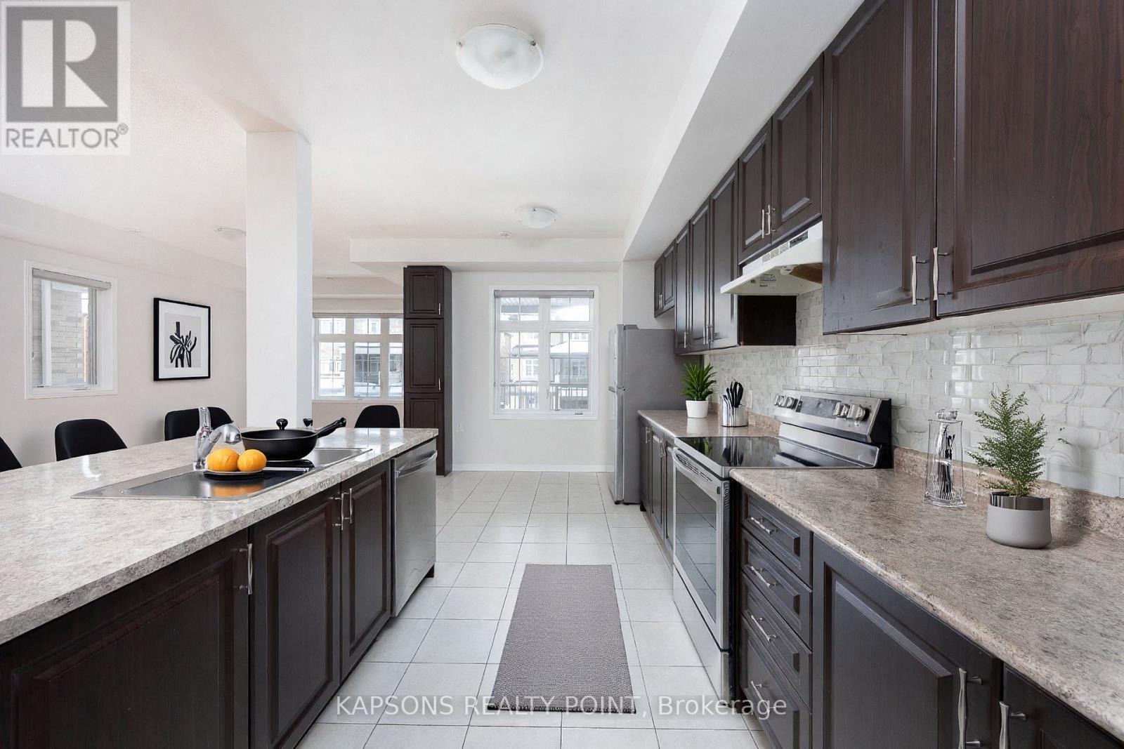 12 Lowes Hill Circle, Caledon, Ontario  L7C 4H4 - Photo 3 - W12780908